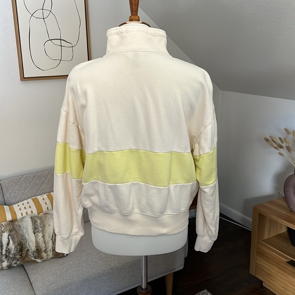 Universal Thread Colorblock Half Zip - Picture 2 of 3
